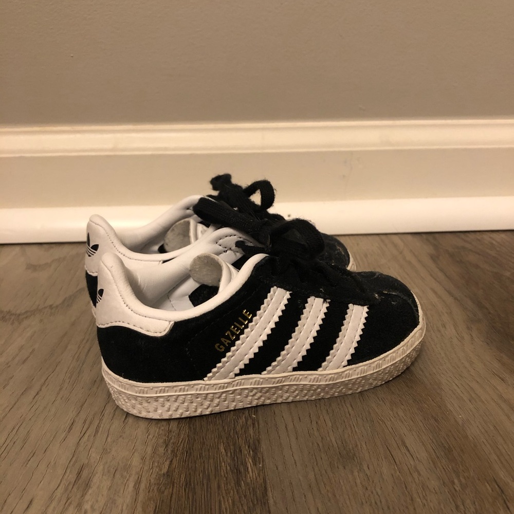 Adidas size 4c